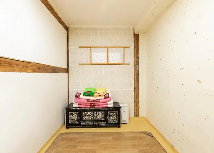 Pensión Dongmyo Hanok Sihwadang - Private Korean Style House In The Center With A Beautiful Garden 4*