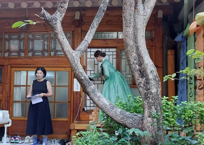 Dongmyo Hanok Sihwadang - Private Korean Style House In The Center With A Beautiful Garden Seúl